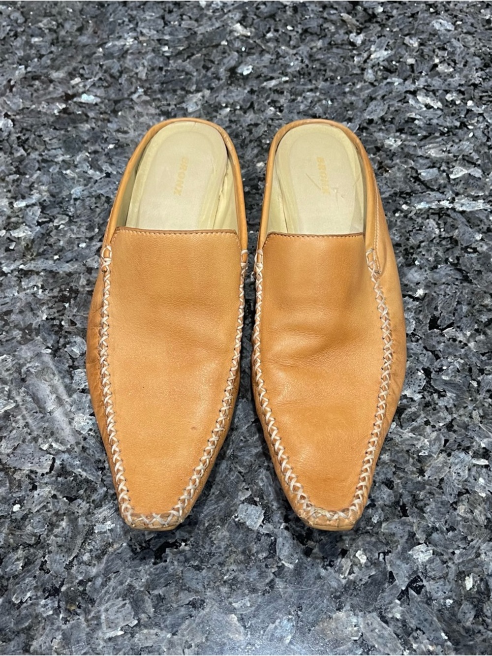 Bronx Tan Leather Slip-On Mules Kitten Heel Stitching Size 6.5